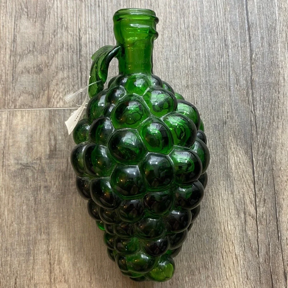 A.J. Wright Emerald Green Glass Grape‎ Cluster Decorative Bottle Vase Style 3945